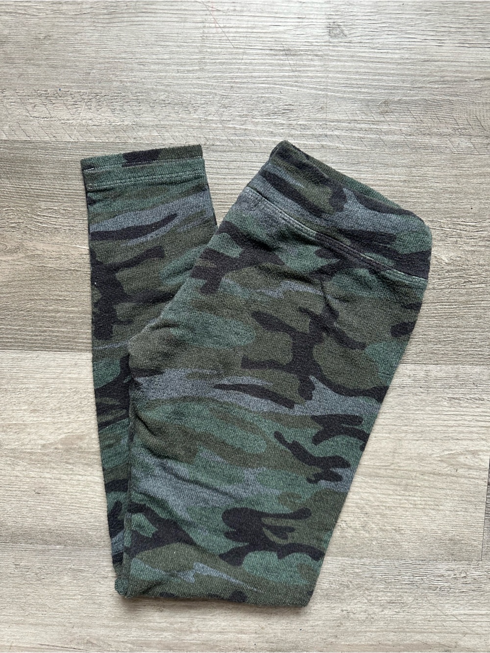 🌻 Anthropologie Sundry Camo Leggings 🌻